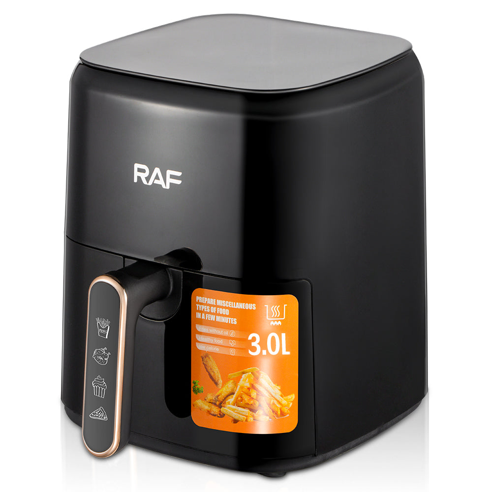 Isometrisch beeld van de RAF Air Fryer 3L in zwart, benadrukt het compacte en moderne ontwerp met een ruime 3 liter capaciteit.